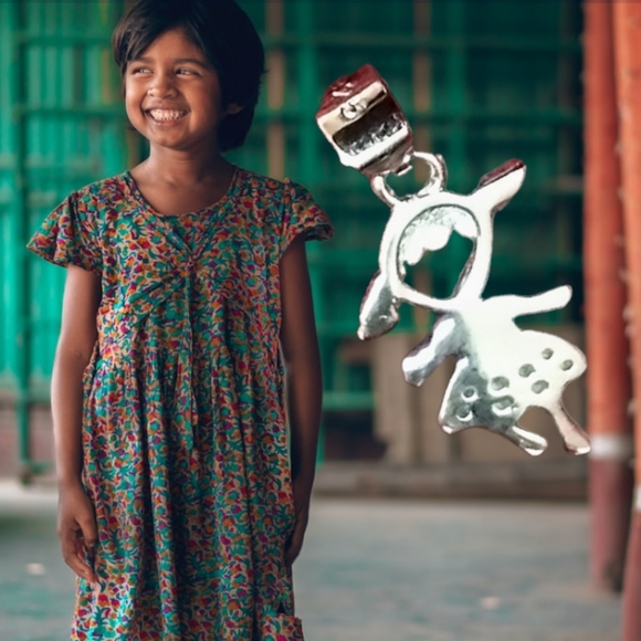 925 Sterling Silver Cubic Zirconia Girl Pendant - Picture 2 of 3